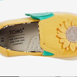 Adorable Toms toddler Shoes